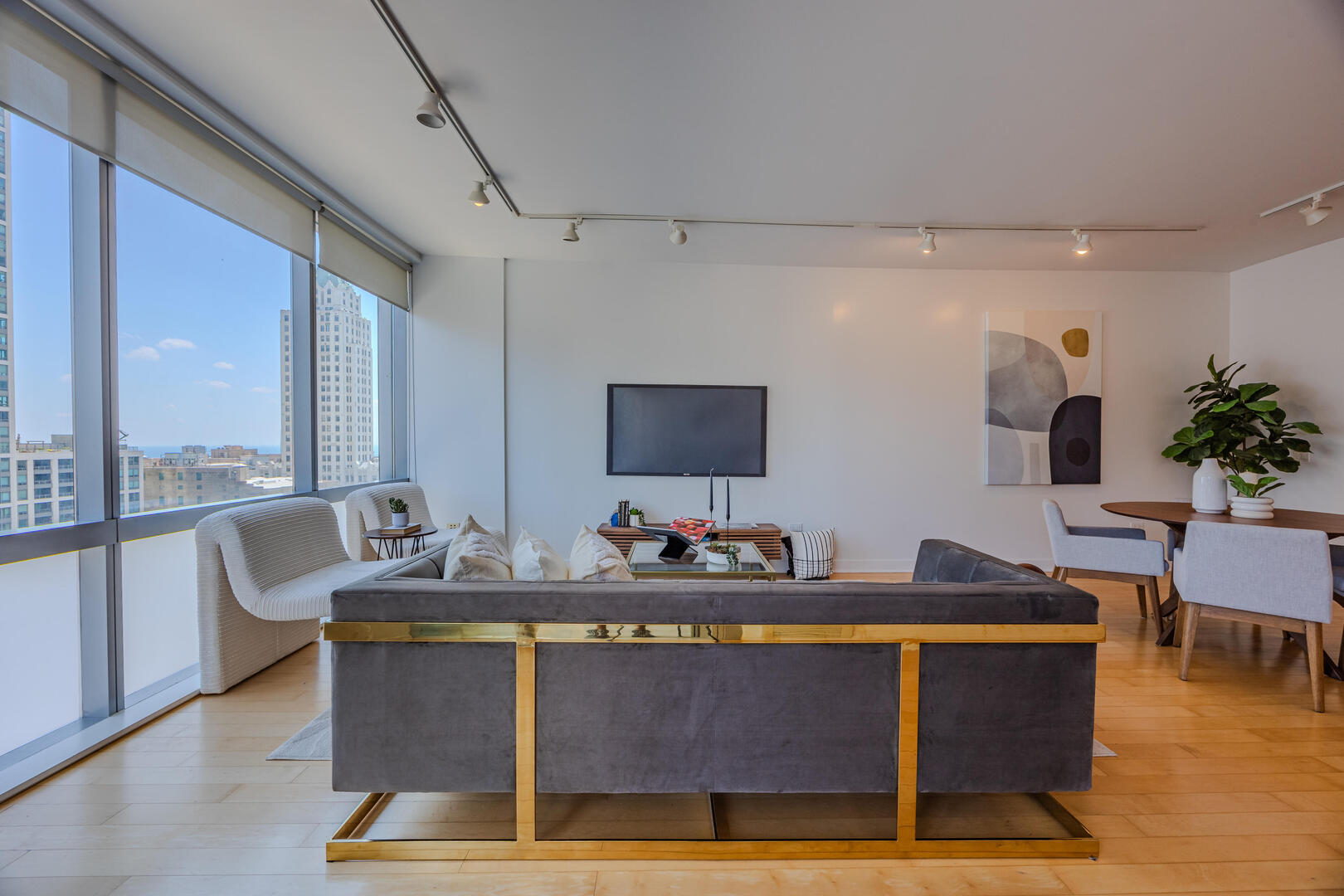 8 E Randolph Street Unit: 2503