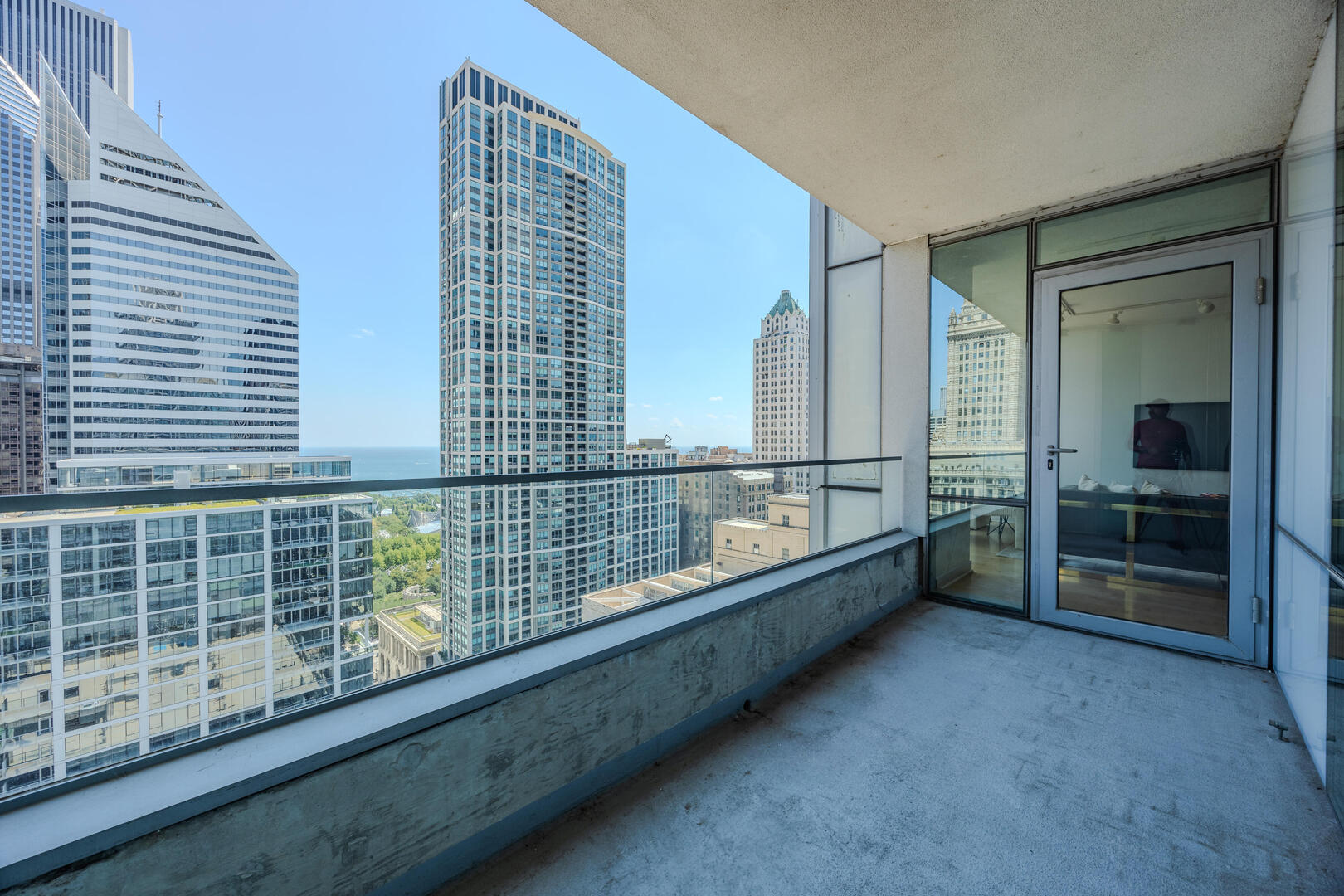 8 E Randolph Street Unit: 2503