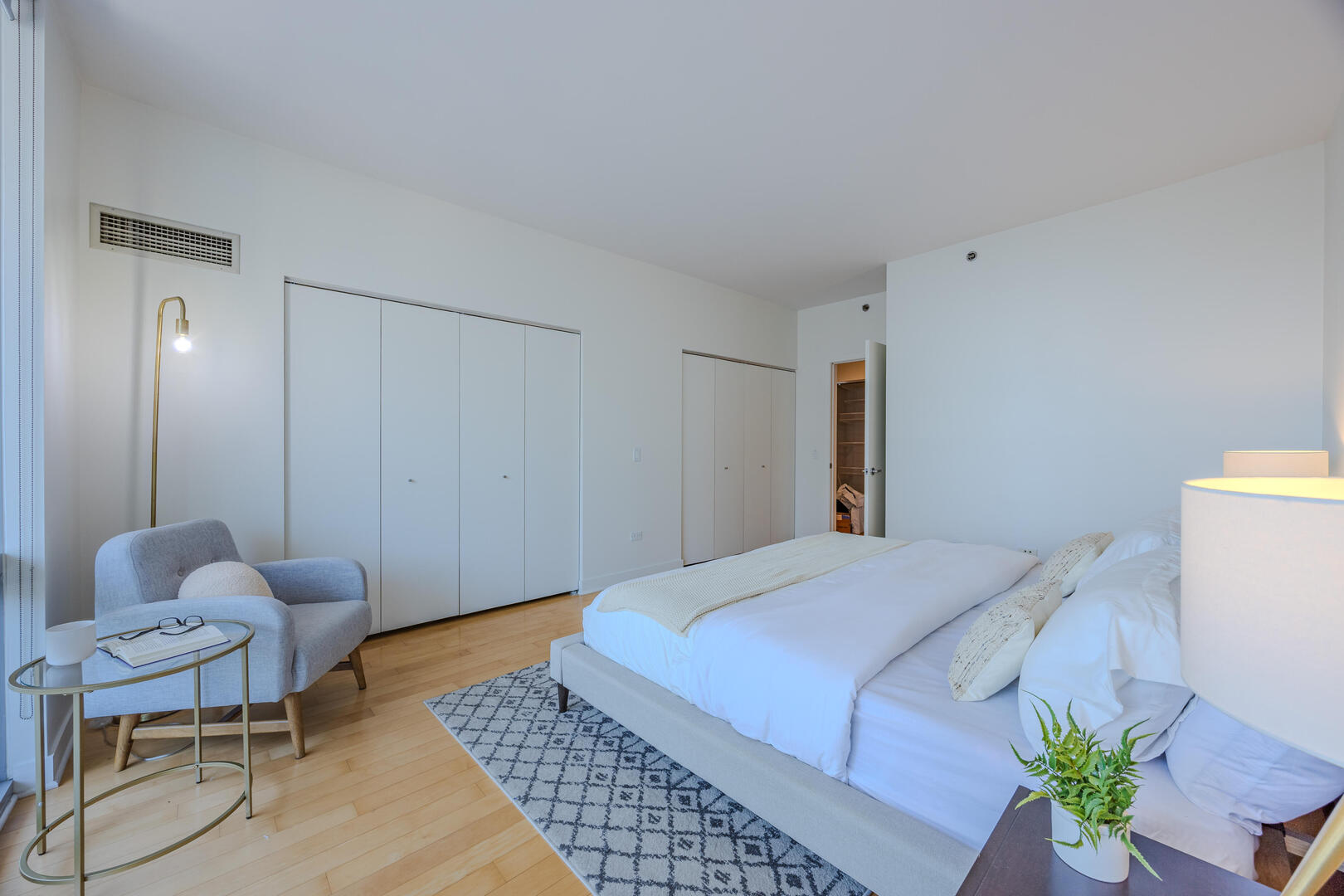 8 E Randolph Street Unit: 2503