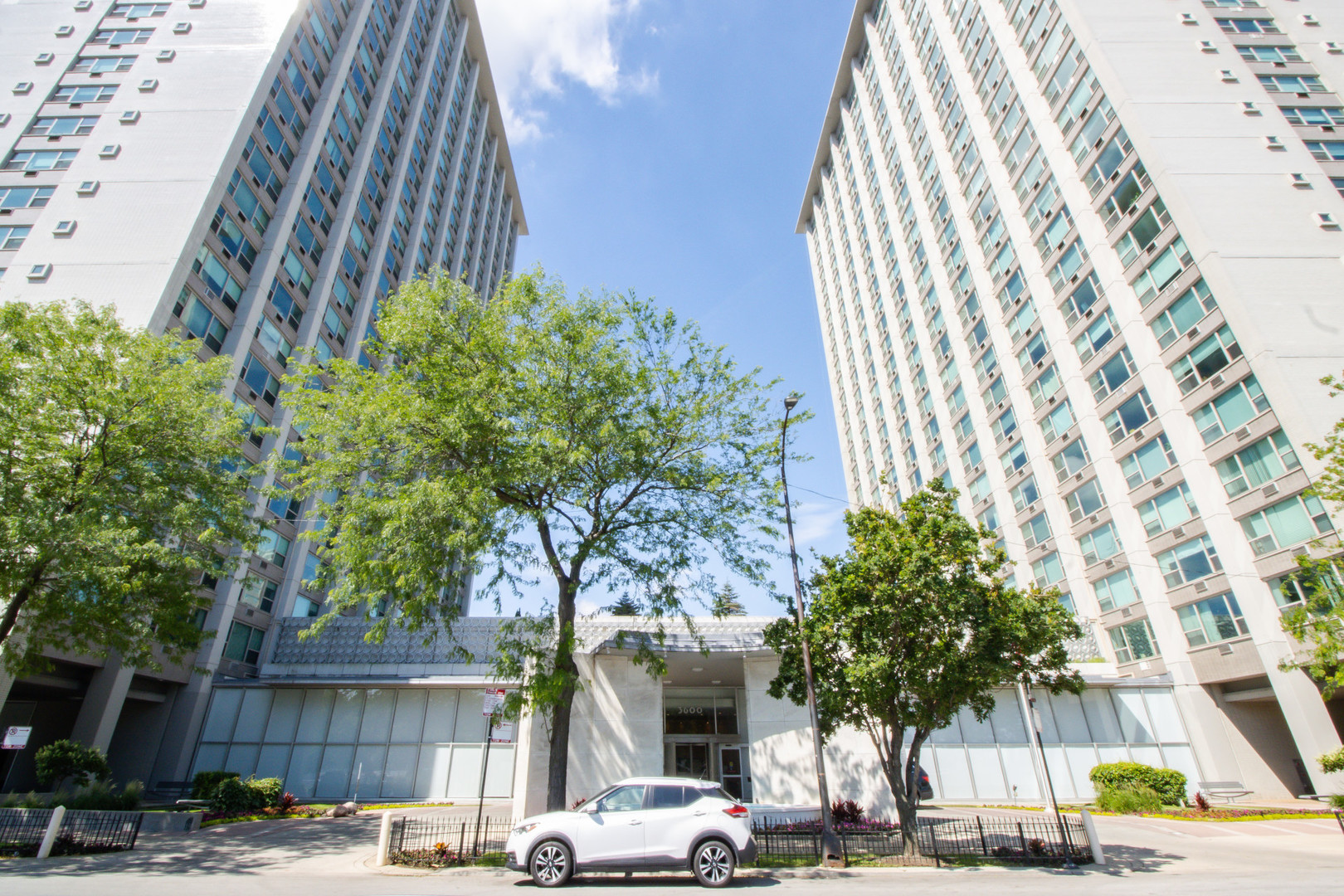 3600 N Lake Shore Drive Unit: 2307