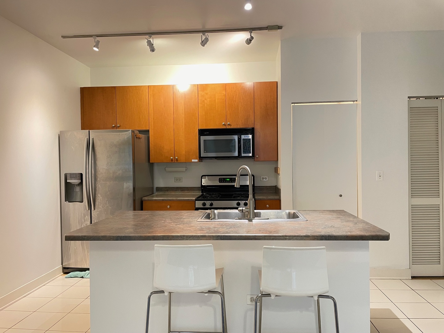 765 W 15TH Street Unit: 210