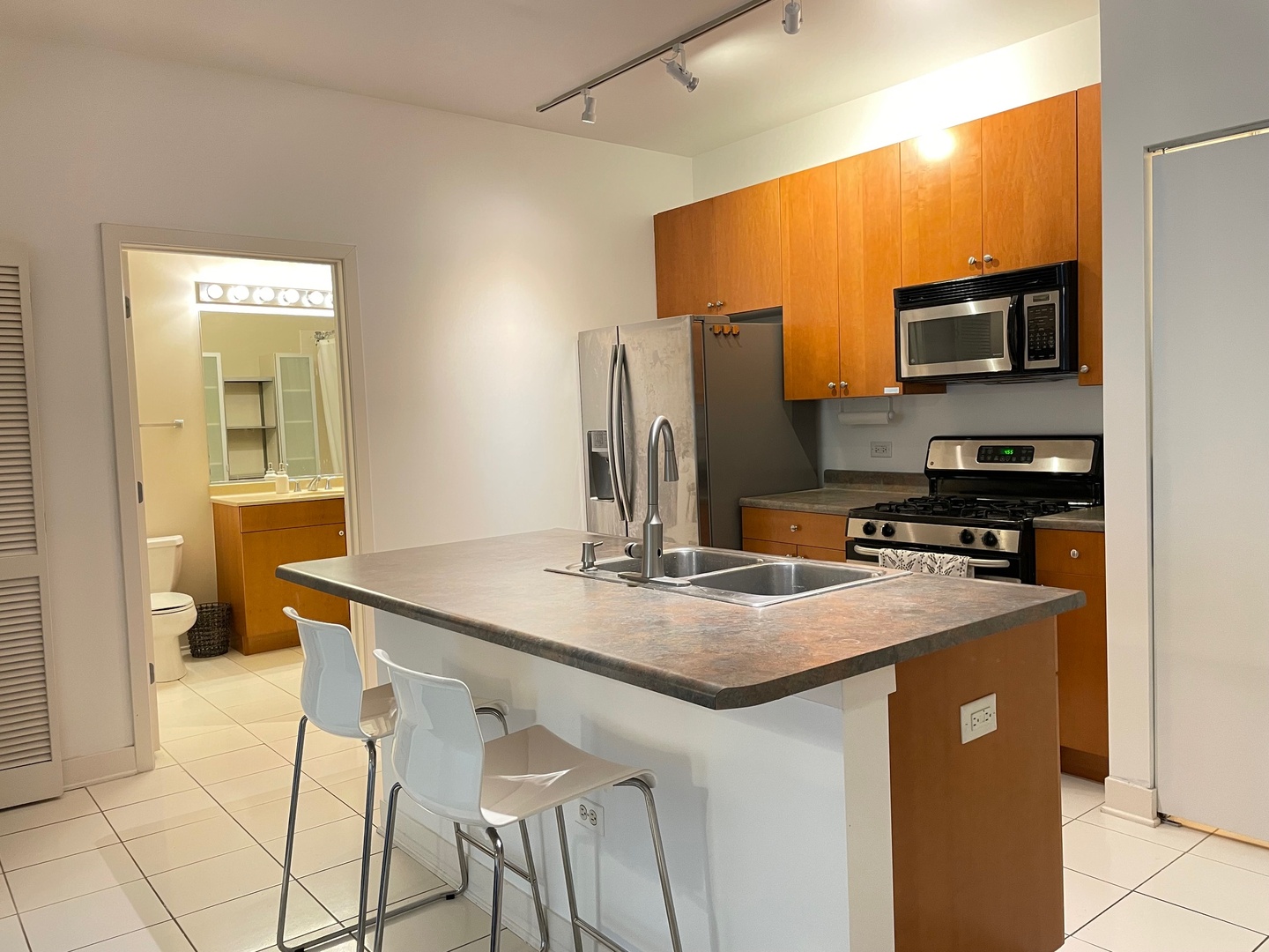 765 W 15TH Street Unit: 210