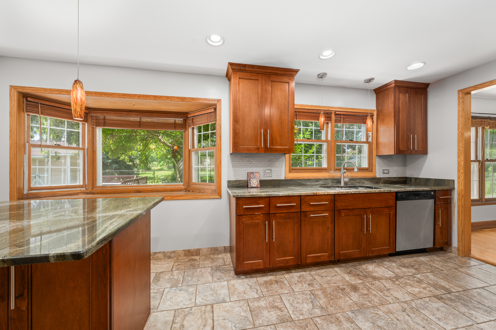 104 S Knollwood Drive