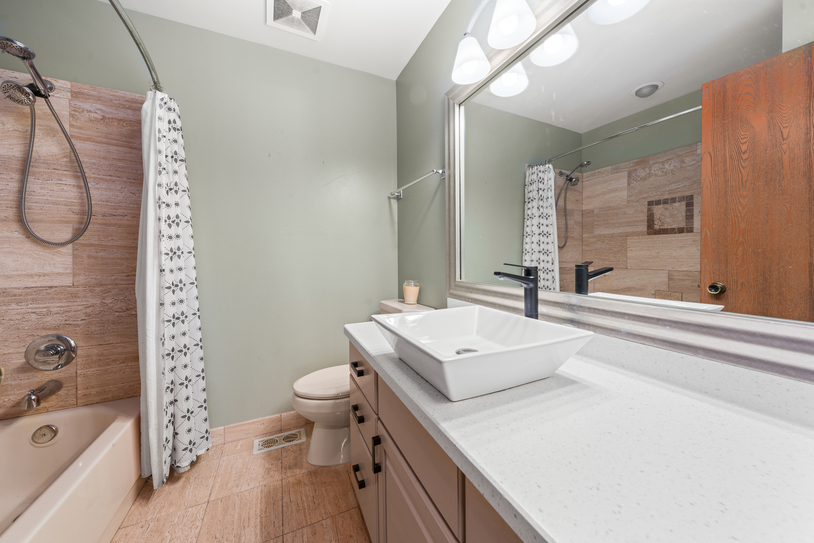 104 S Knollwood Drive