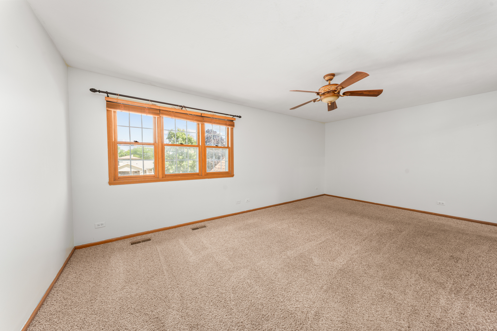 104 S Knollwood Drive