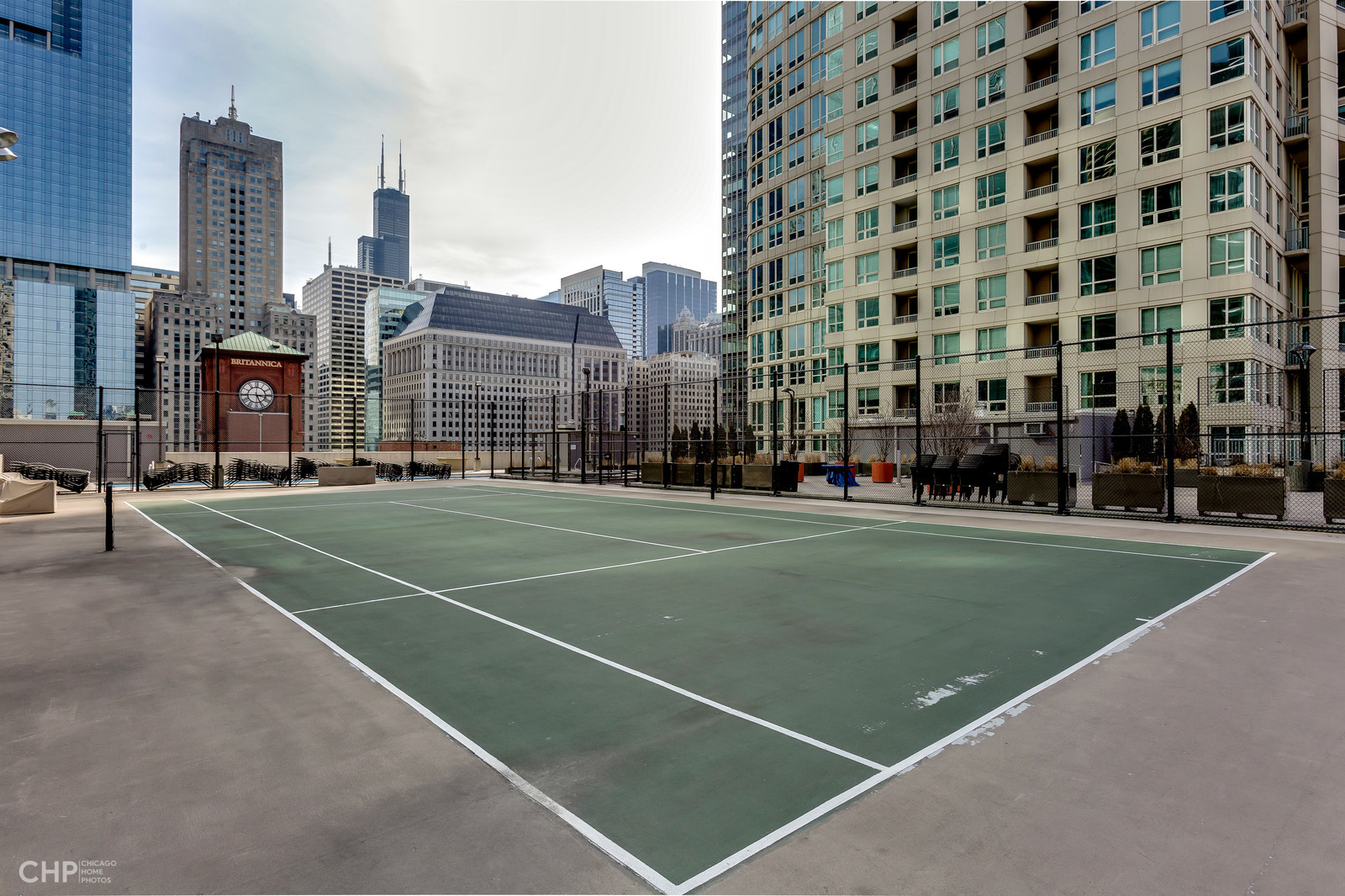 345 N LaSalle Drive Unit: 2009