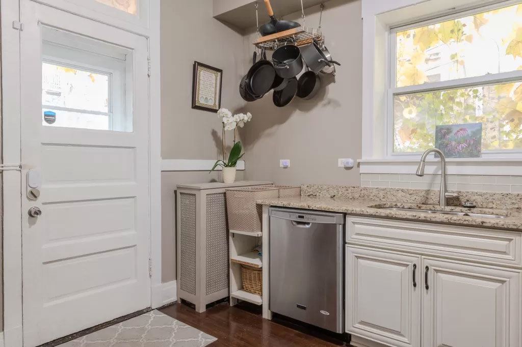 7626 N Greenview Avenue Unit: 1