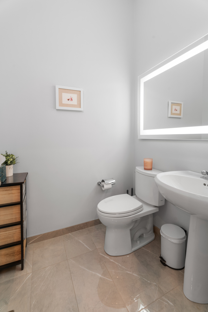 1550 N Hoyne Avenue Unit: 1A