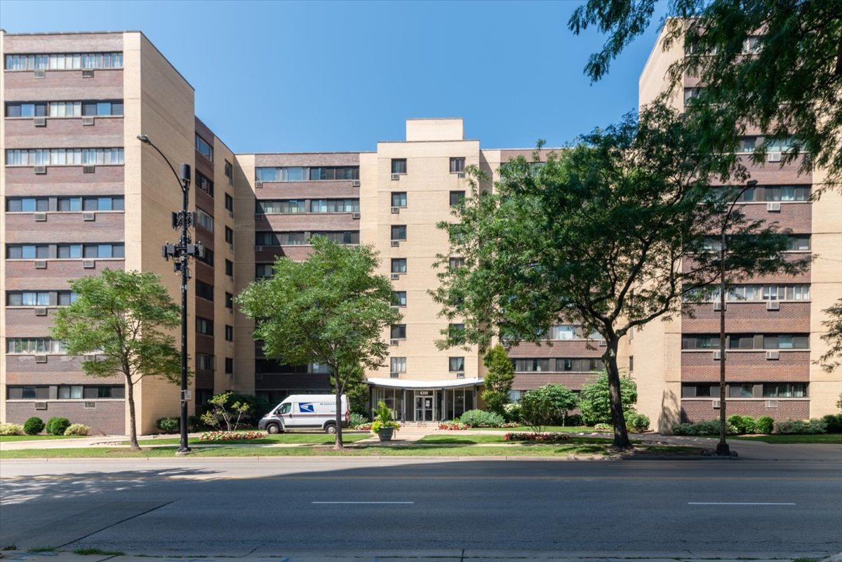 6300 N Sheridan Road Unit: 710