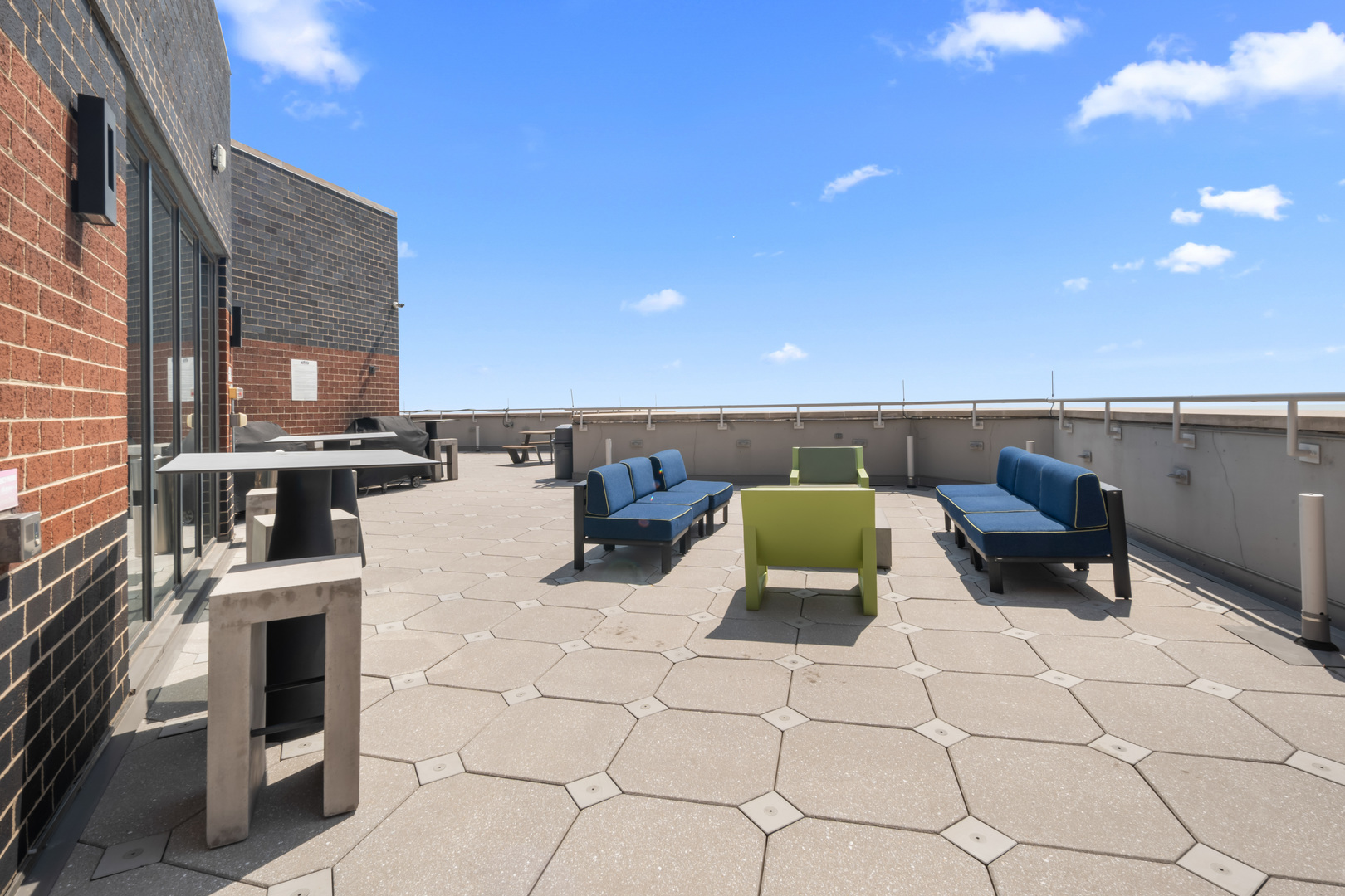 3660 N Lake Shore Drive Unit: 2305