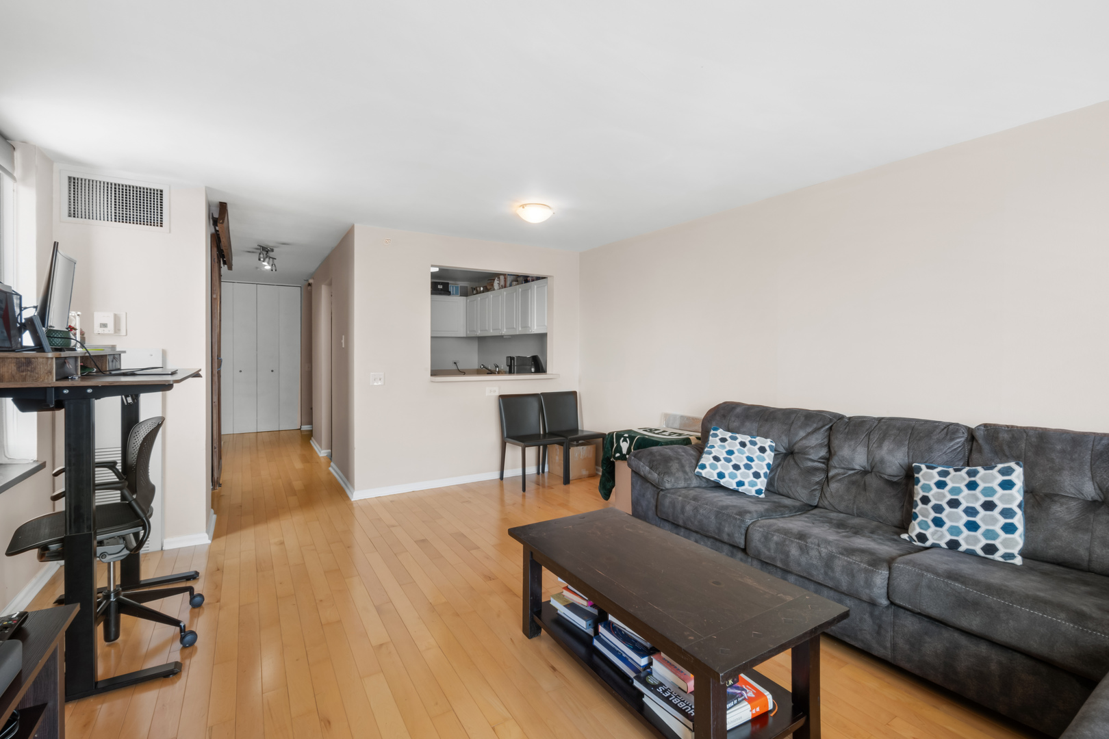 3660 N Lake Shore Drive Unit: 2305