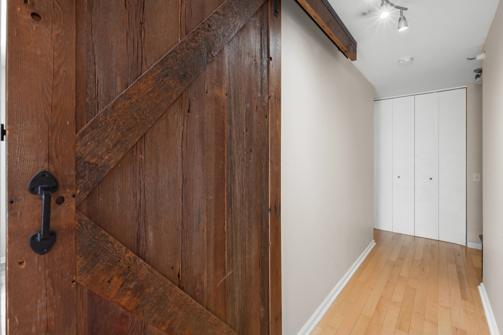 3660 N Lake Shore Drive Unit: 2305