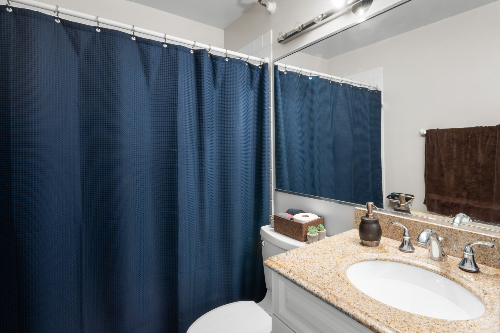 3660 N Lake Shore Drive Unit: 2305