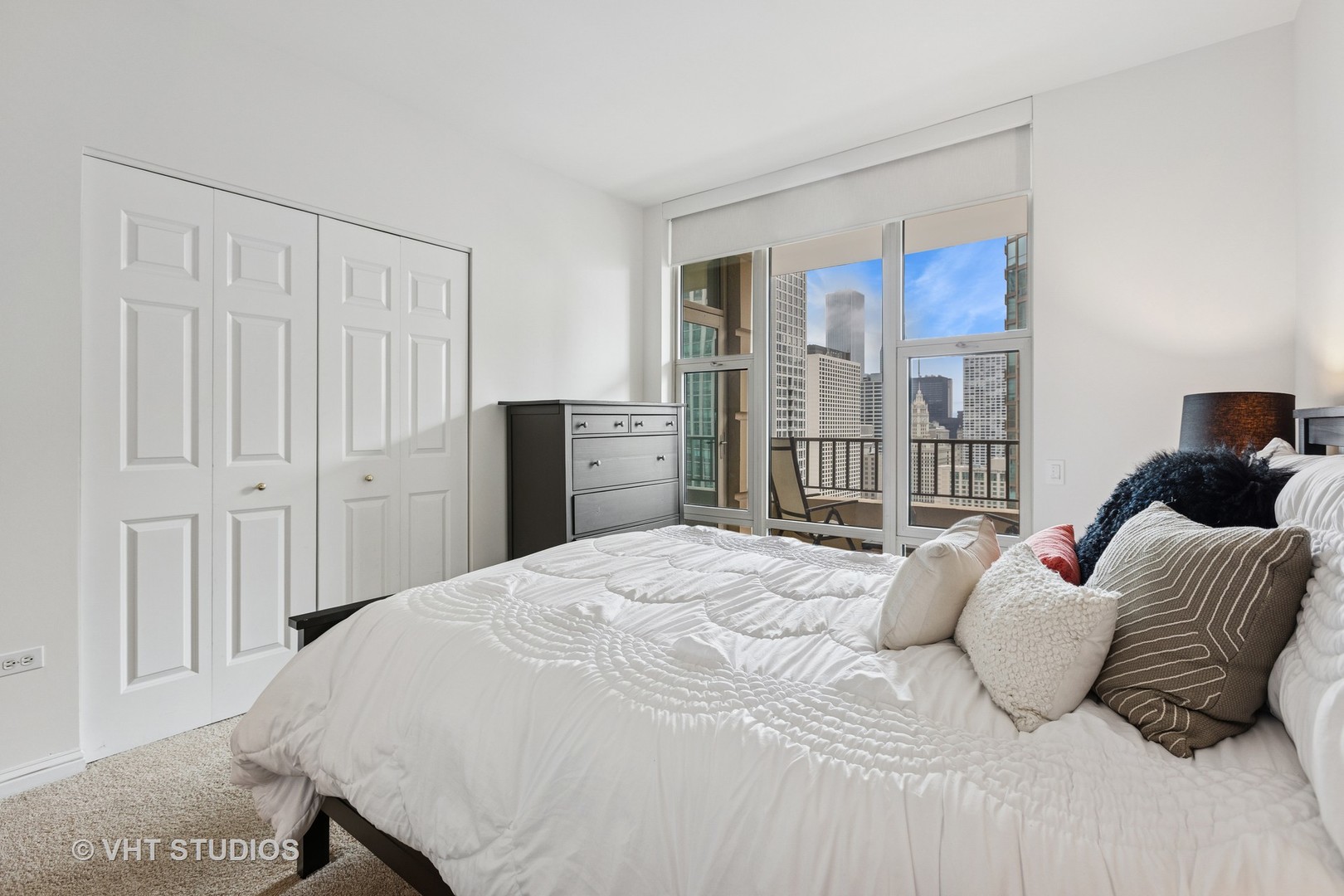 25 E SUPERIOR Street Unit: 3004