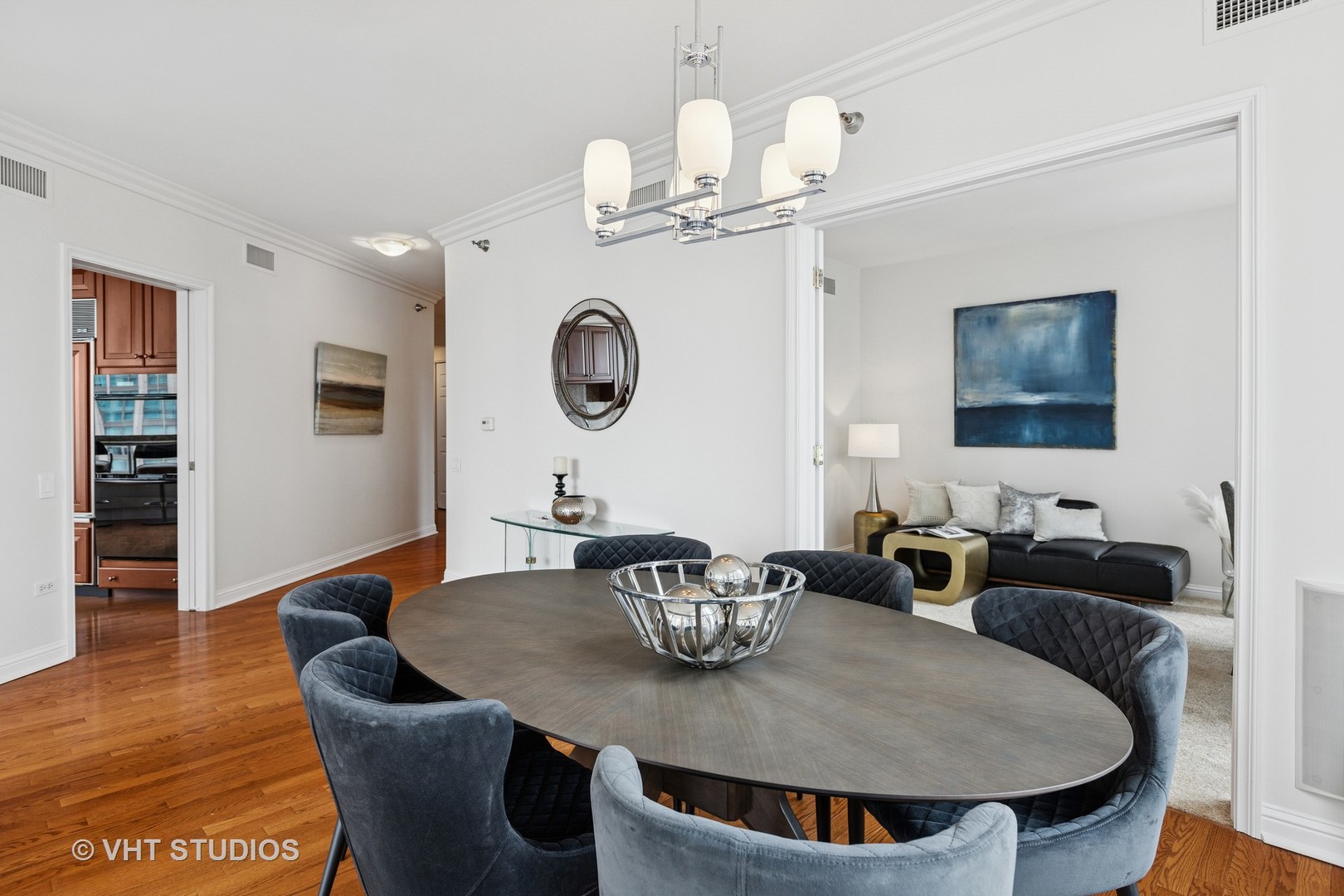 25 E SUPERIOR Street Unit: 3004