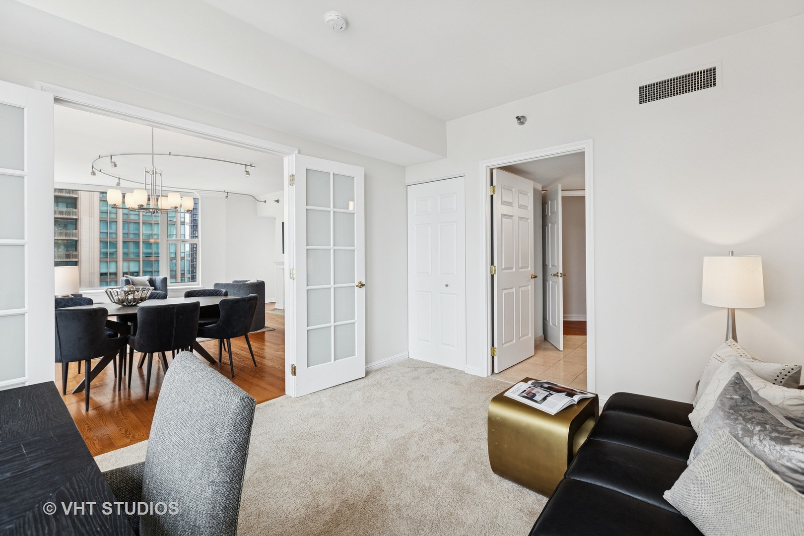 25 E SUPERIOR Street Unit: 3004