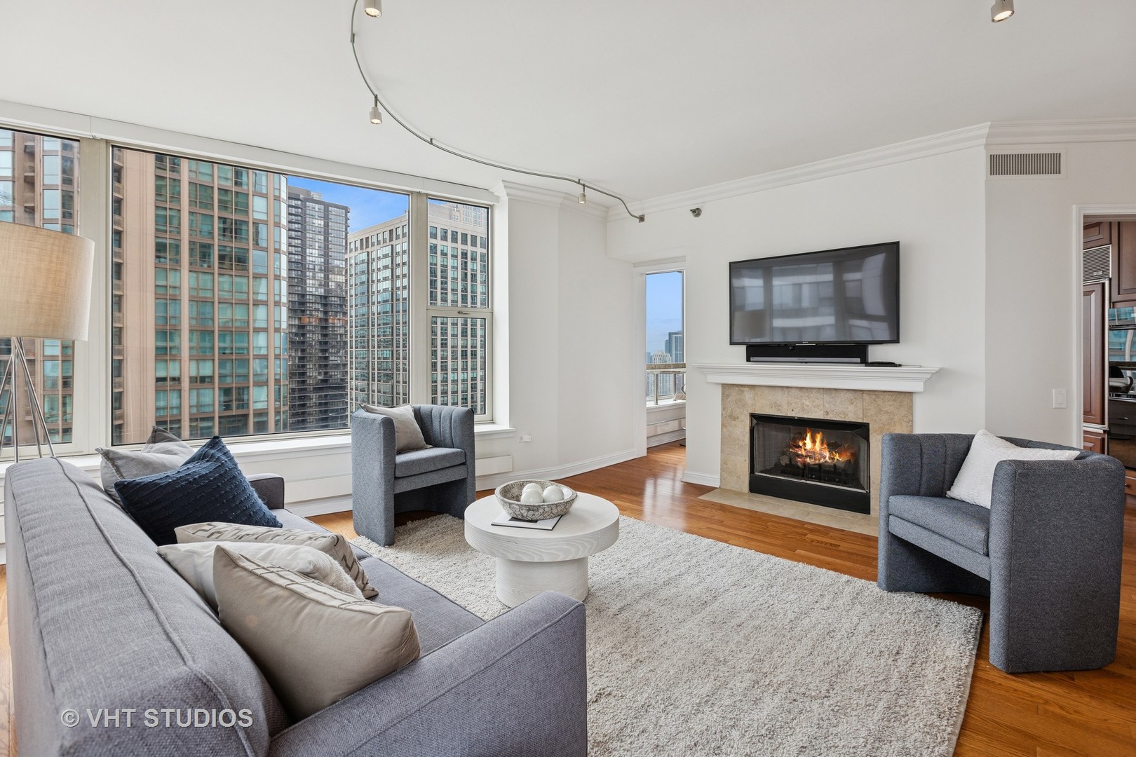 25 E SUPERIOR Street Unit: 3004