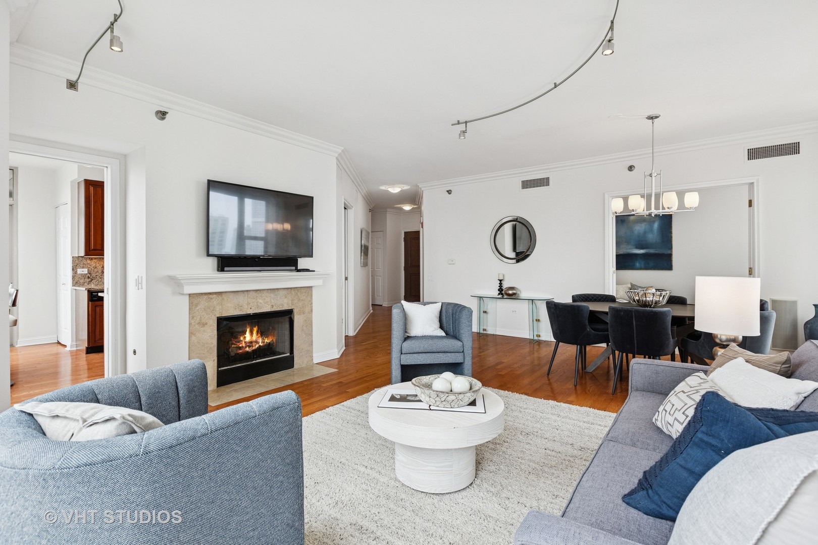 25 E SUPERIOR Street Unit: 3004