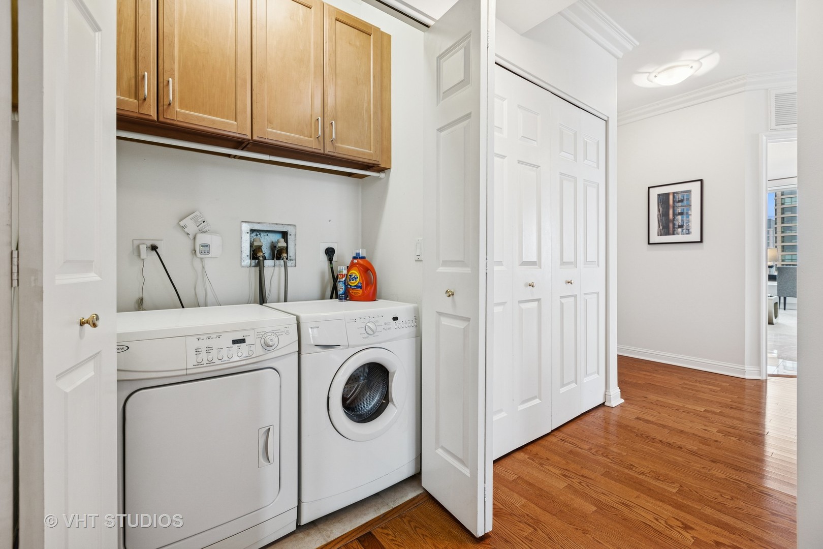 25 E SUPERIOR Street Unit: 3004