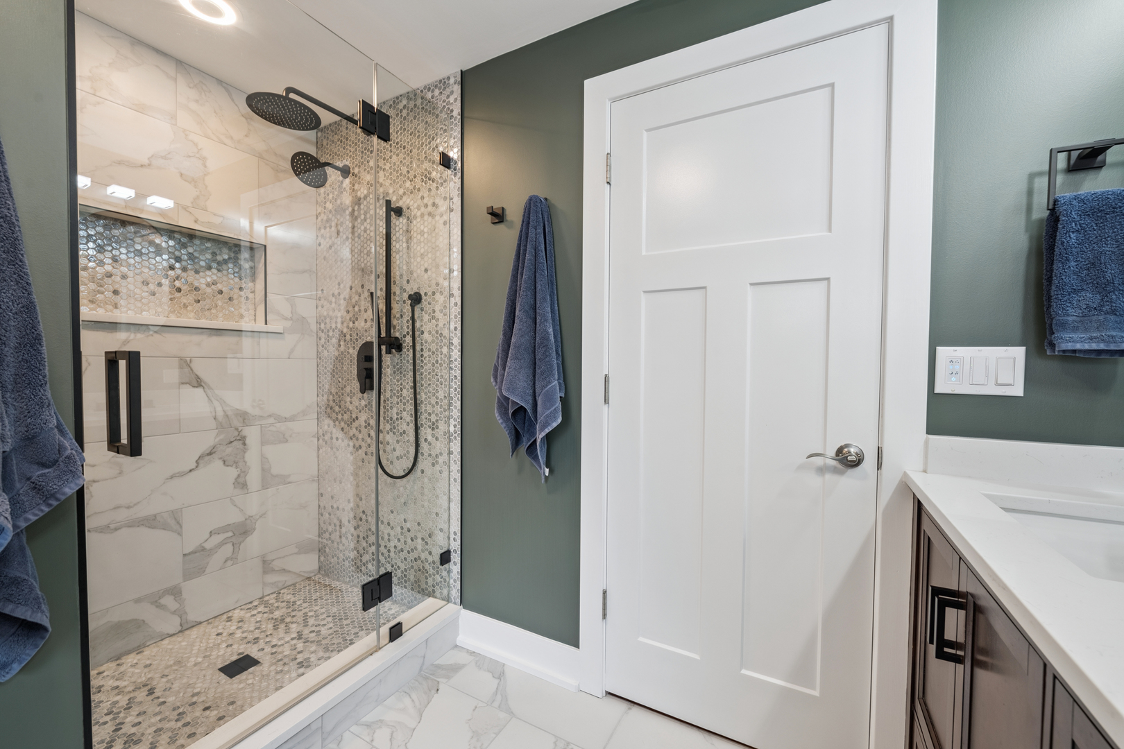 3247 N Rutherford Avenue