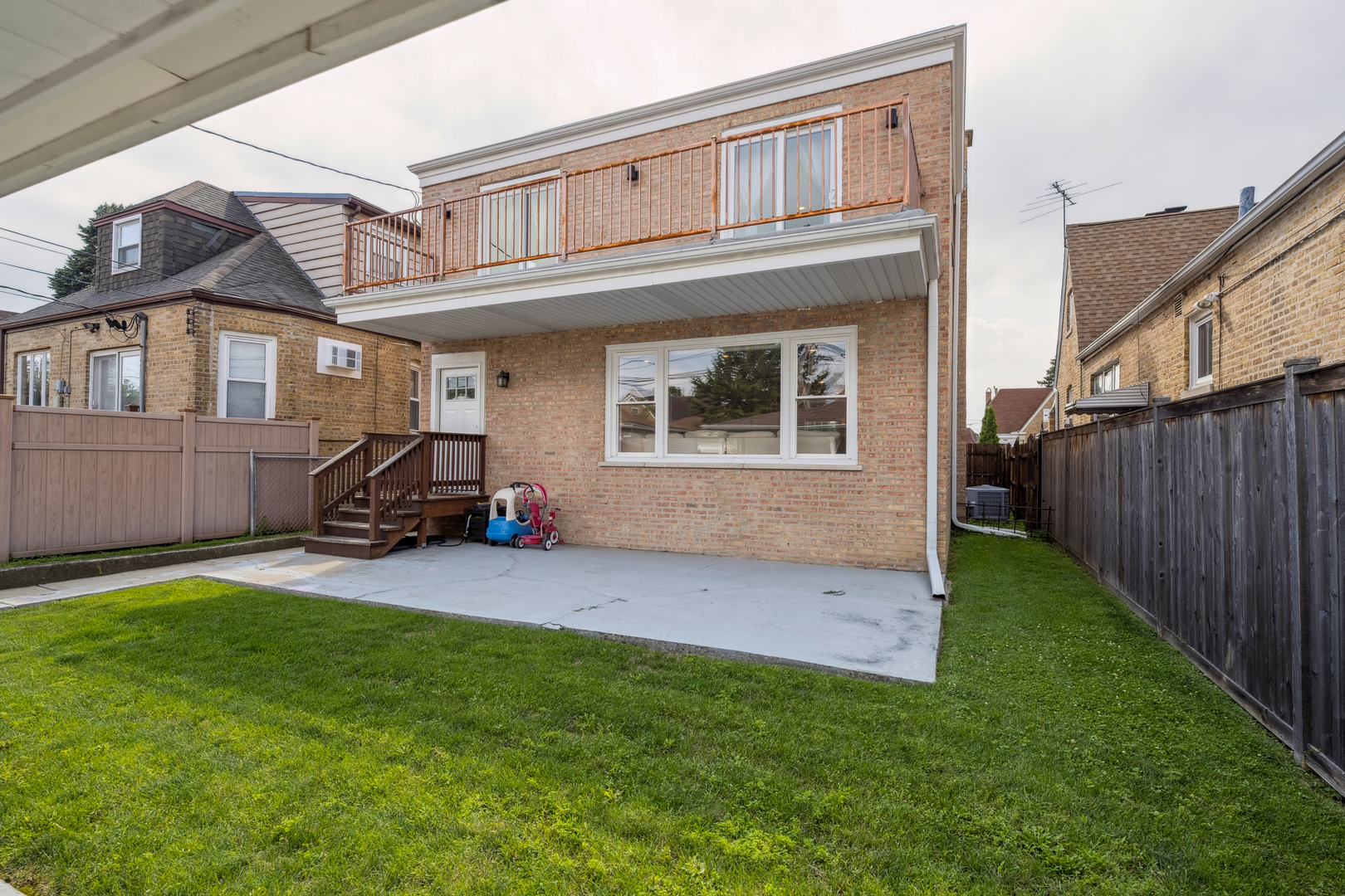 3247 N Rutherford Avenue