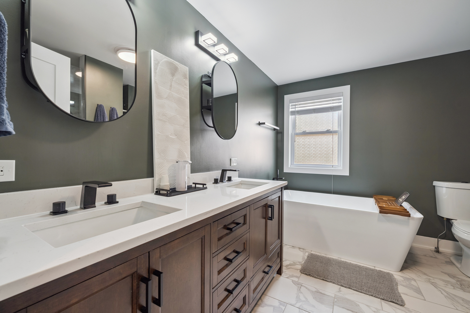 3247 N Rutherford Avenue