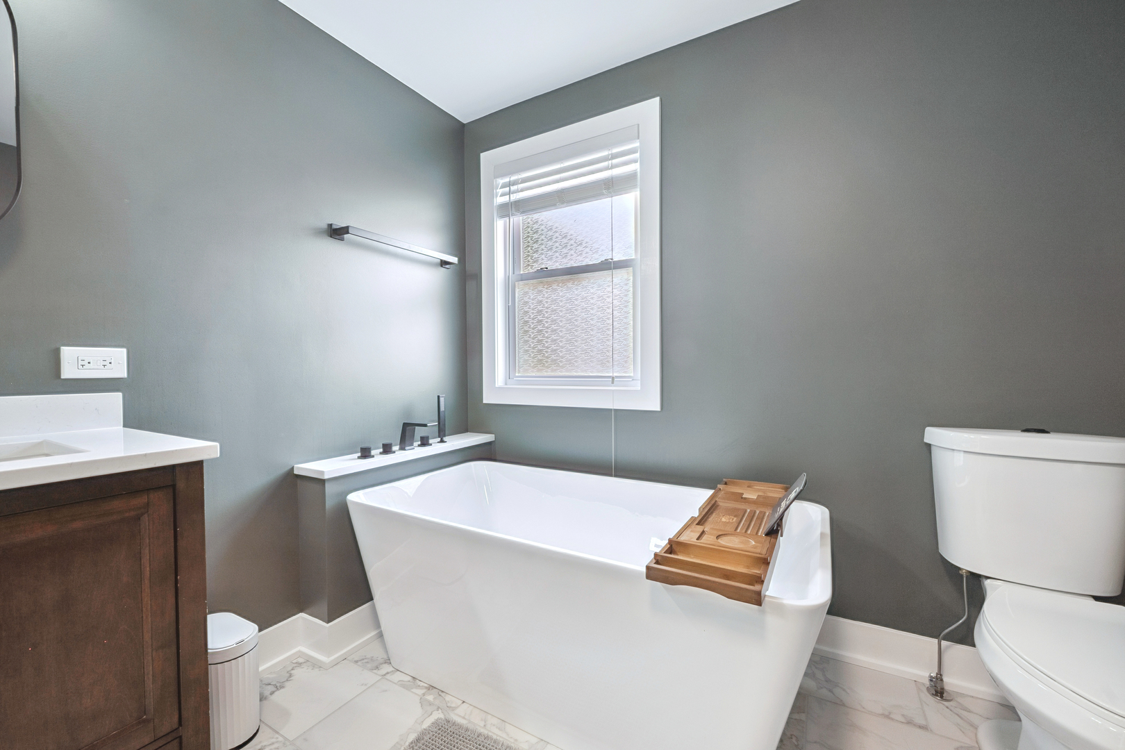 3247 N Rutherford Avenue