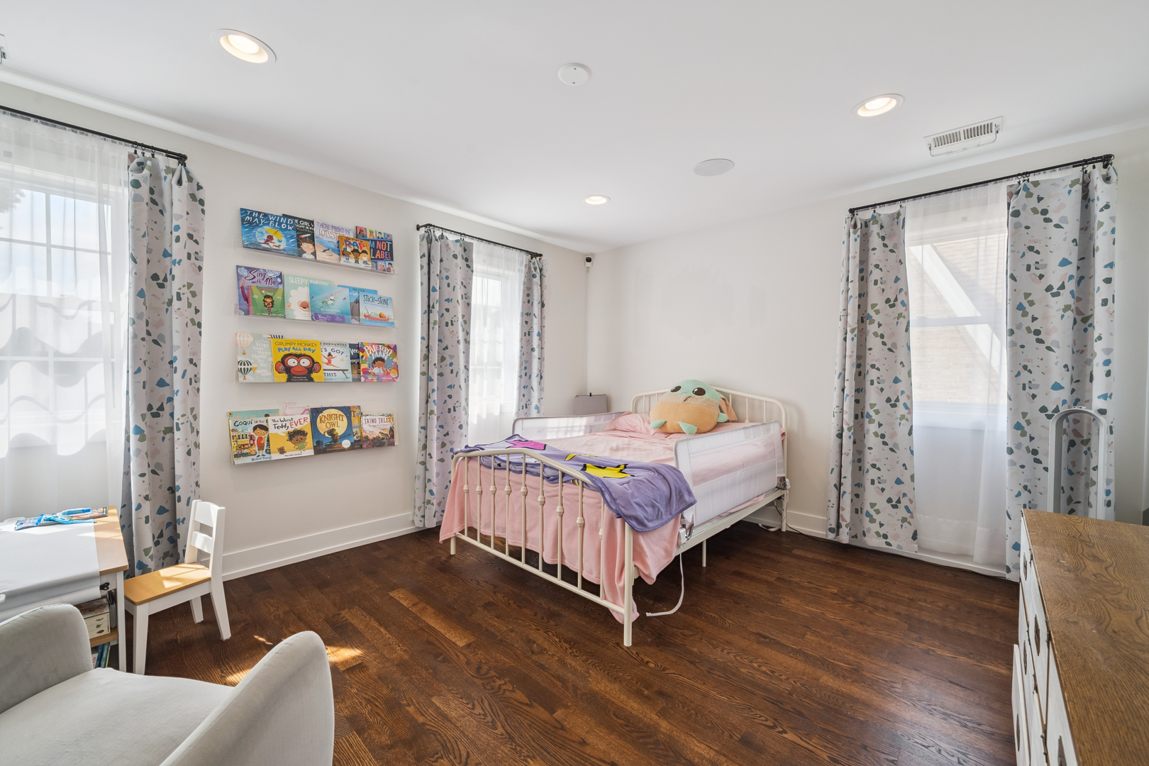 3247 N Rutherford Avenue