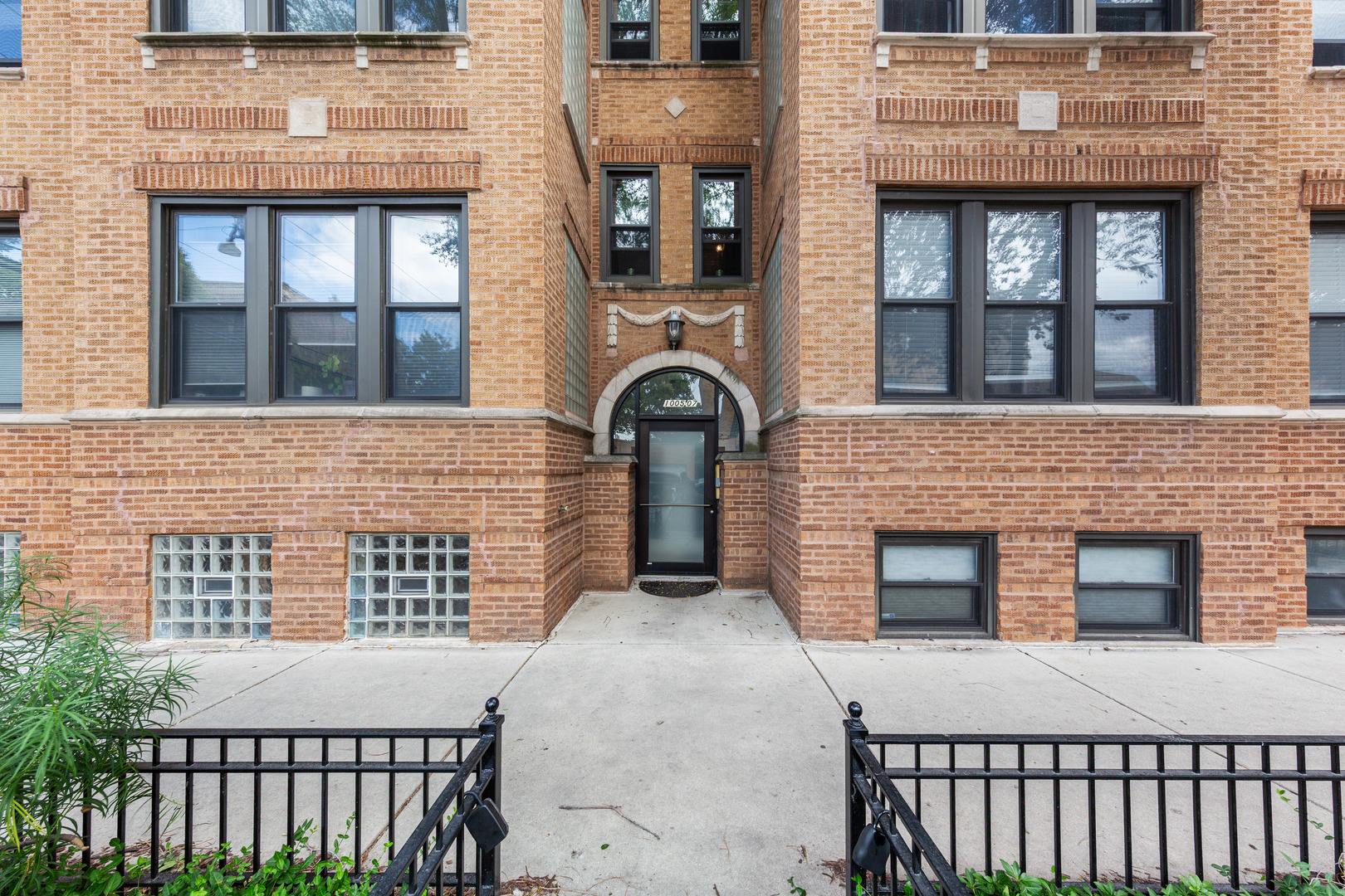 1005 N Campbell Avenue Unit: 3