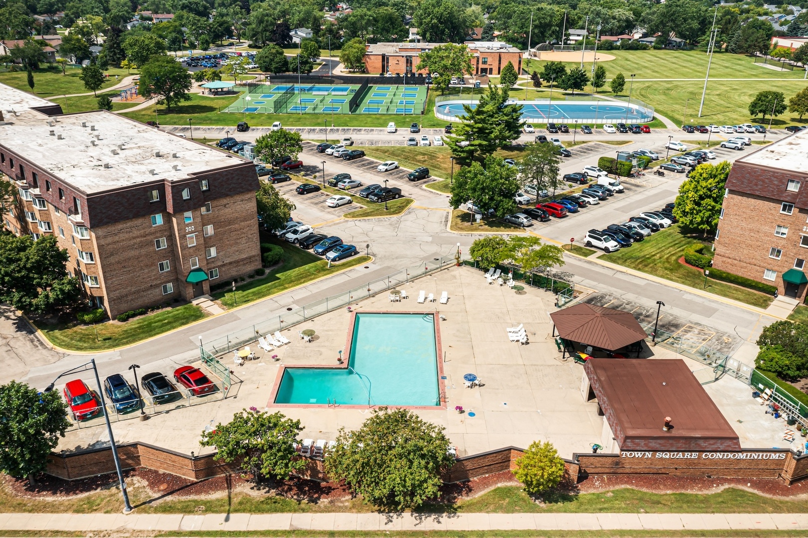 220 S ROSELLE Road Unit: 103