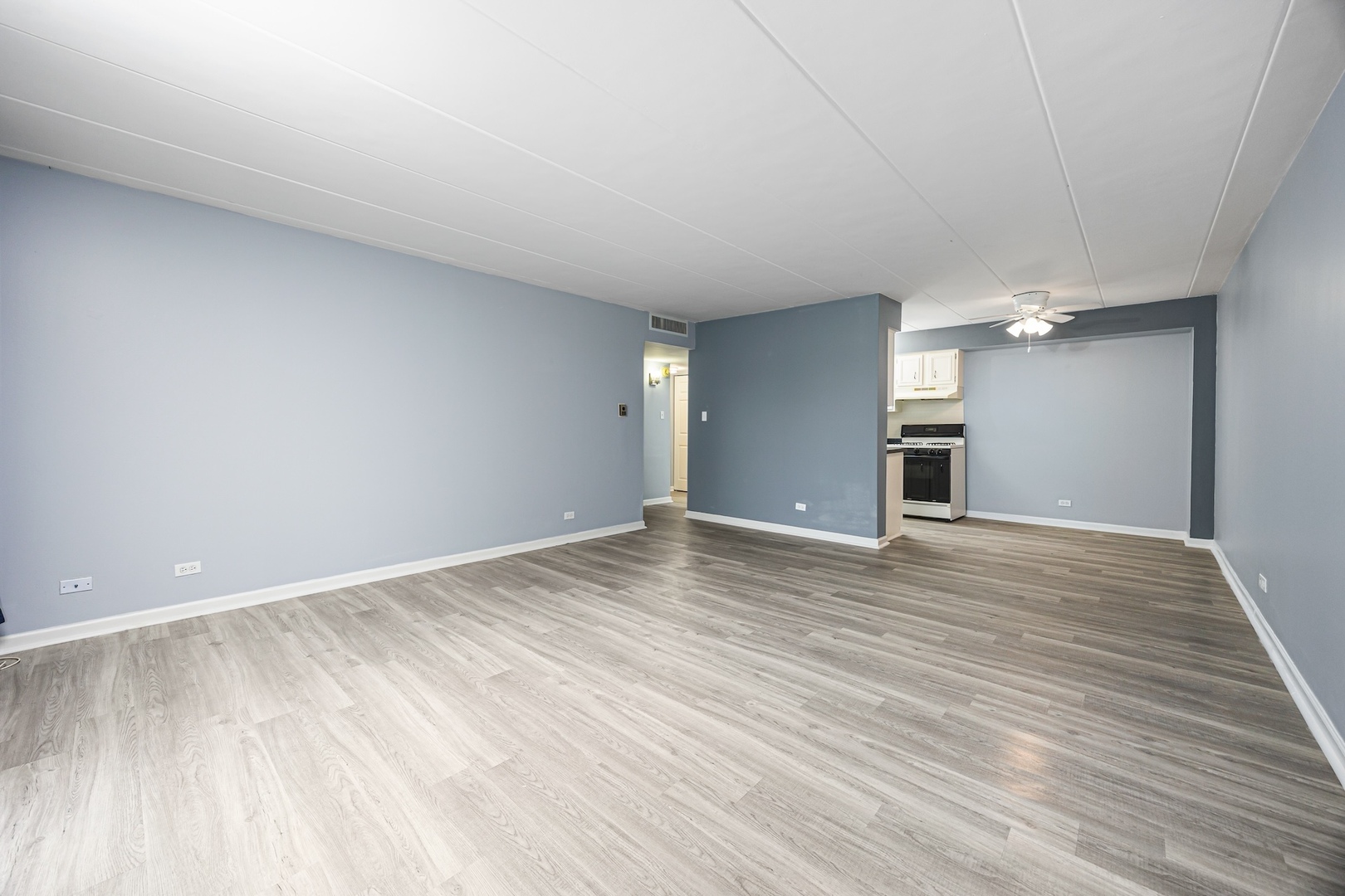 220 S ROSELLE Road Unit: 103