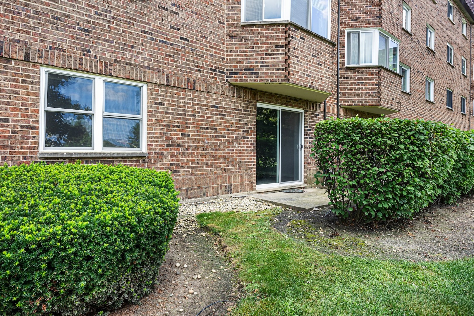 220 S ROSELLE Road Unit: 103