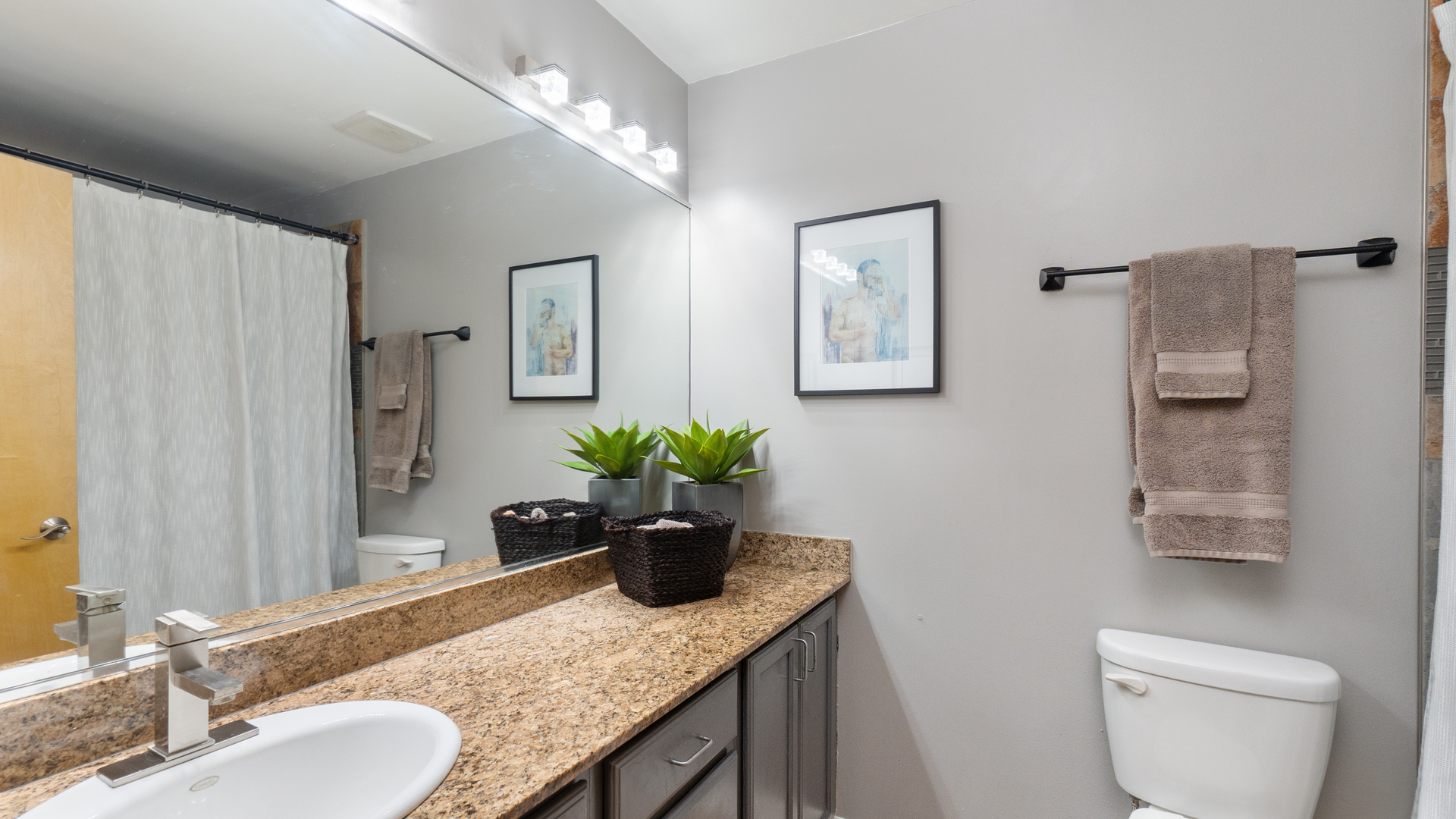 1307 S Wabash Avenue Unit: 213