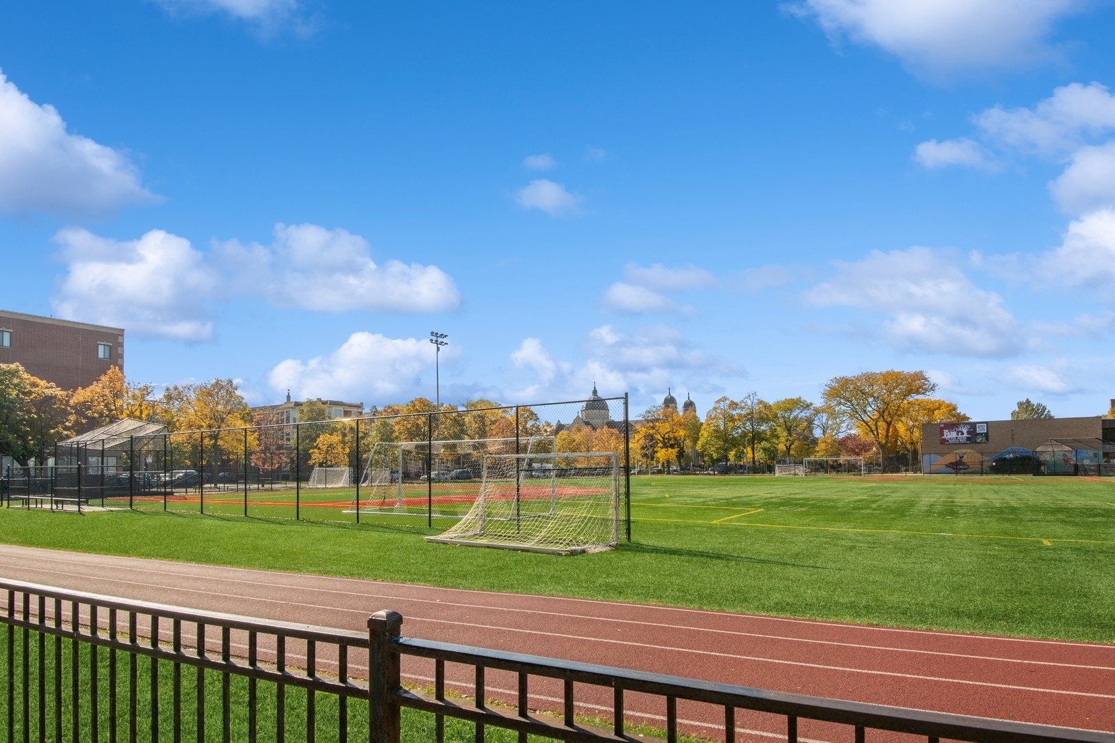 4717 N CLARK Street Unit: 2S