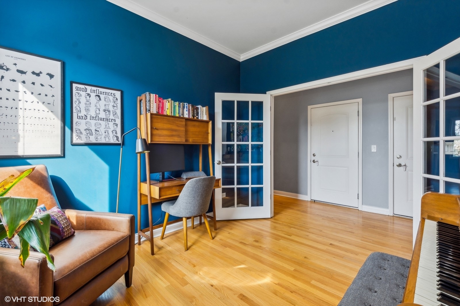 4717 N CLARK Street Unit: 2S