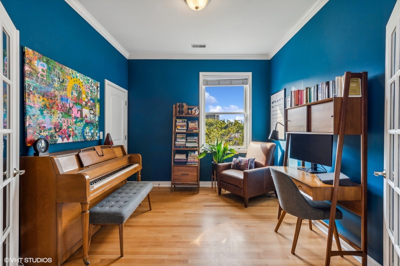 4717 N CLARK Street Unit: 2S