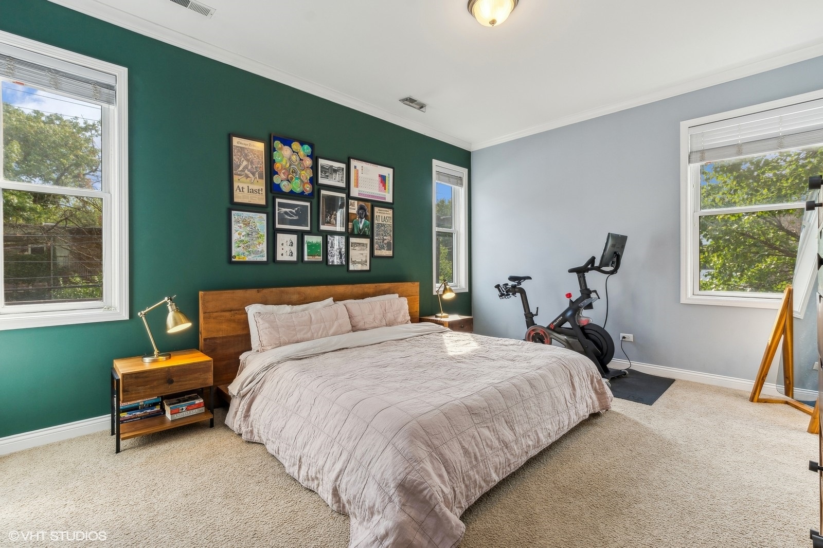 4717 N CLARK Street Unit: 2S