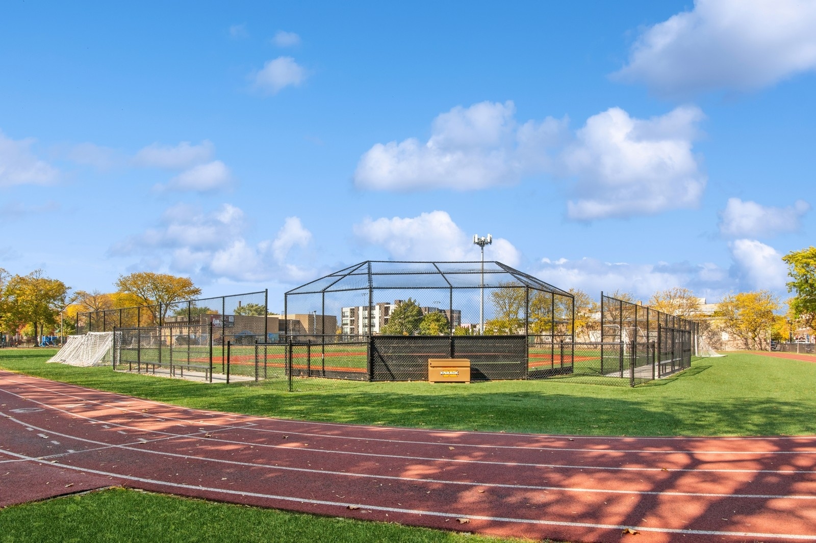 4717 N CLARK Street Unit: 2S