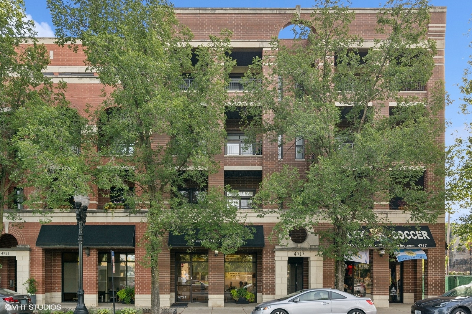 4717 N CLARK Street Unit: 2S