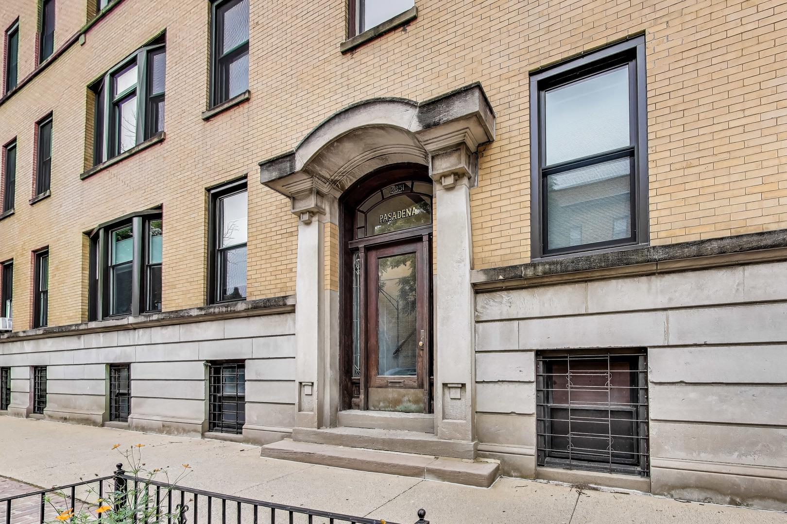 2351 N Geneva Terrace Unit: 3