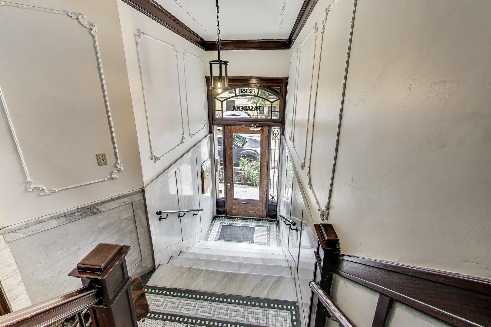 2351 N Geneva Terrace Unit: 3