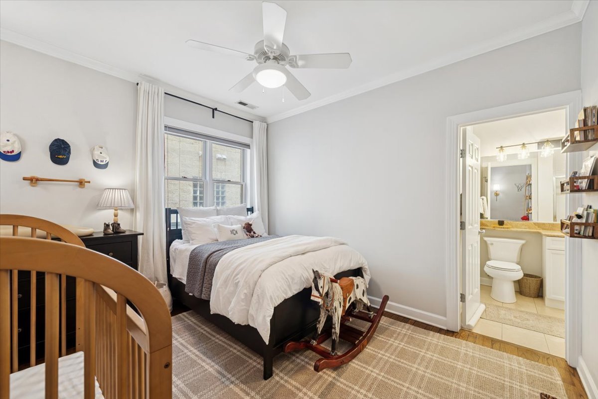 3448 N ASHLAND Avenue Unit: 2S