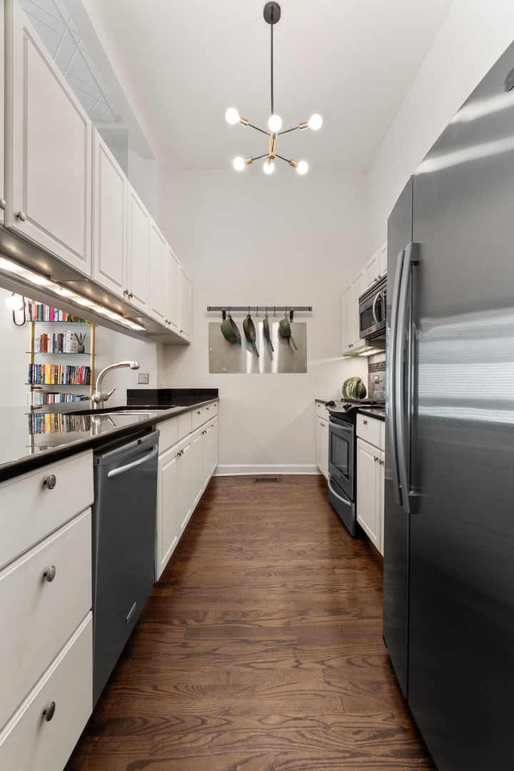 1914 N Sheffield Avenue Unit: 1