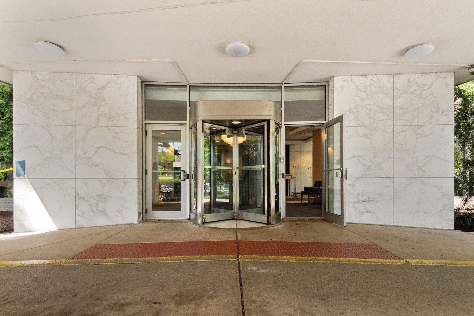 3950 N Lake Shore Drive Unit: 1617C