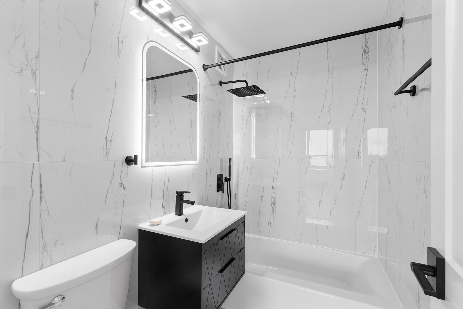 3950 N Lake Shore Drive Unit: 1617C