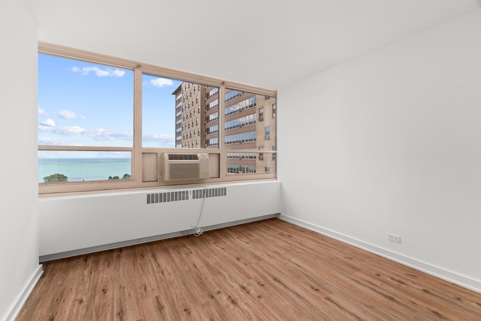 3950 N Lake Shore Drive Unit: 1617C