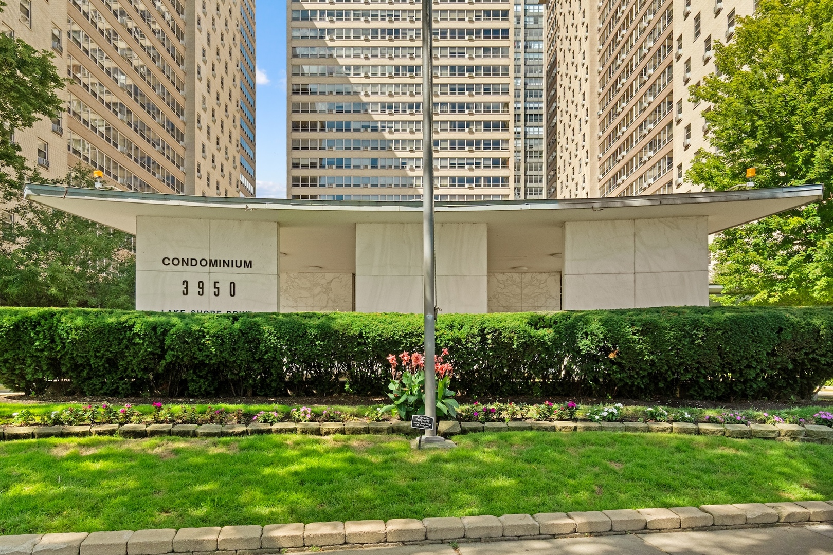 3950 N Lake Shore Drive Unit: 1617C