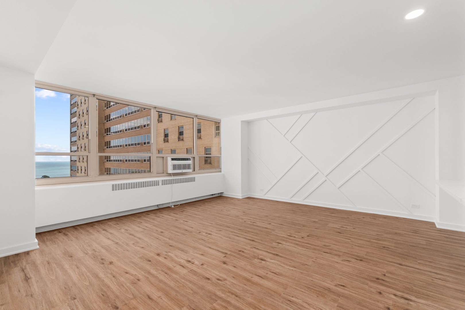 3950 N Lake Shore Drive Unit: 1617C