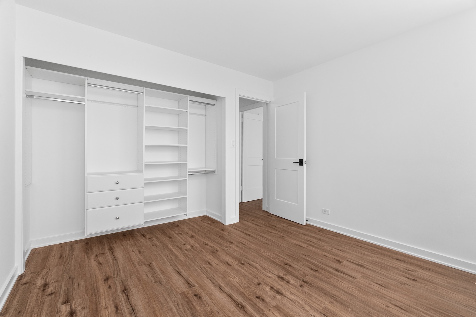 3950 N Lake Shore Drive Unit: 1617C