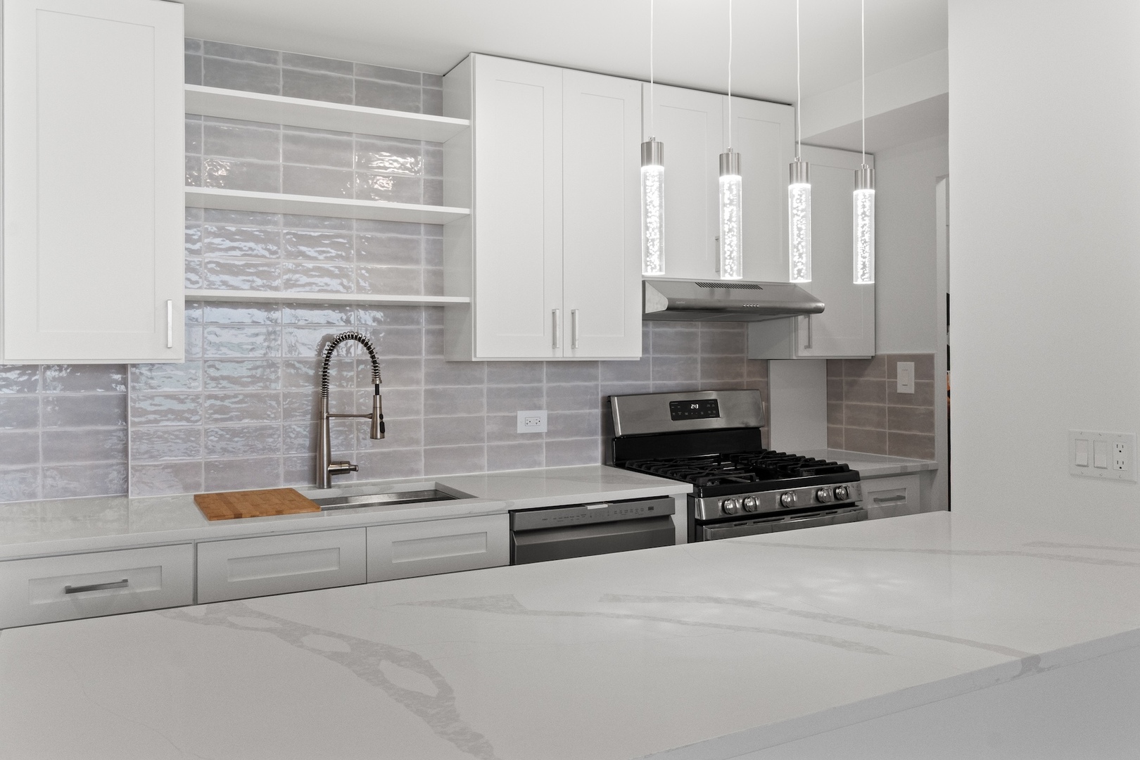 3950 N Lake Shore Drive Unit: 1617C